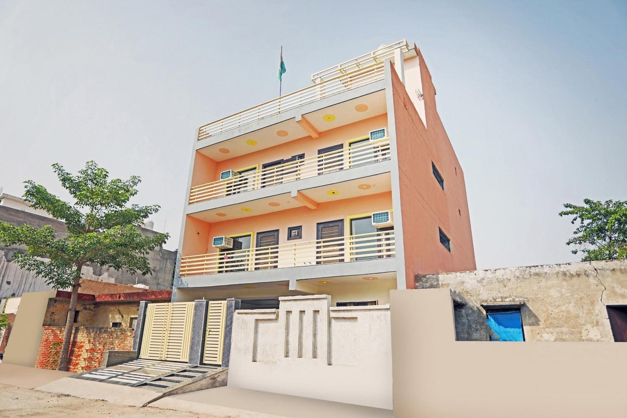 Capital O Friends Zone The Guest House Delhi  Bagian luar foto
